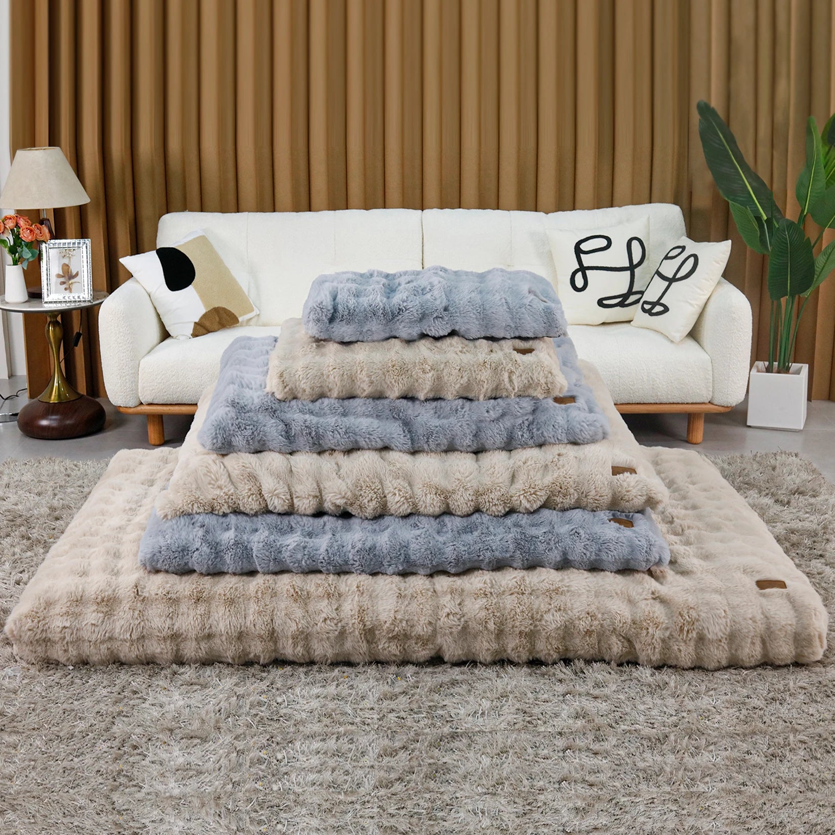 Fluffy Dog Crate Bed for Extra Large Dogs, Plush Faux Fur Crate Pad